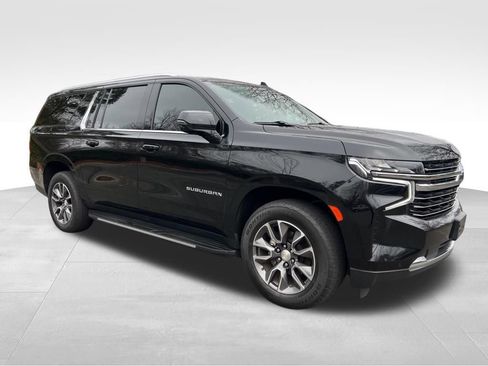 Used 2023 Chevrolet Suburban LT w/ LT Signature Package image 1