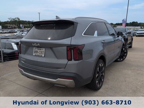 Used 2025 Kia Sorento SX FWD image 3