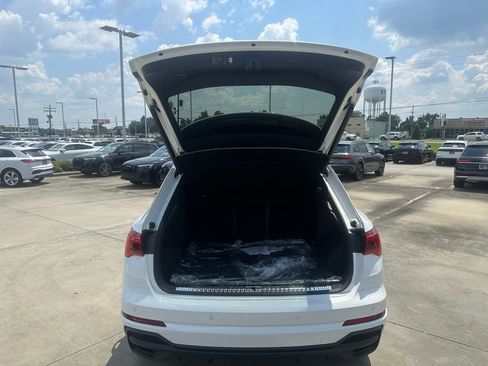 New 2025 Audi Q3 2.0T Premium image 24