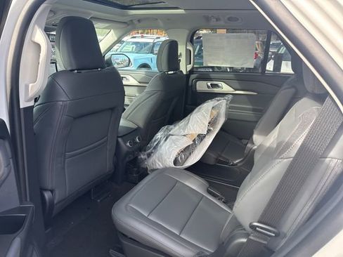 New 2026 Ford Explorer Active w/ Active Comfort Package image 10