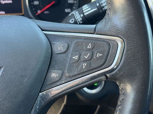 Used 2019 Chevrolet Equinox LT w/ Sun & Navigation Package AWD/4WD image 18