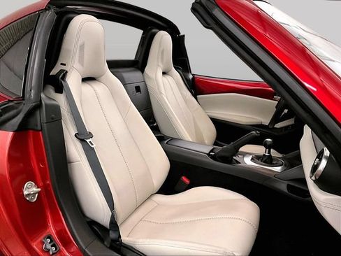 Used 2021 MAZDA MX-5 Miata RF Grand Touring RWD image 7