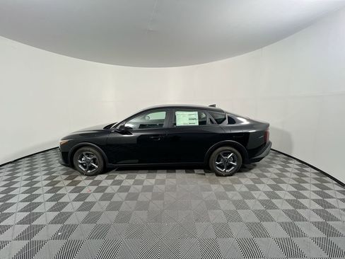 New 2025 Kia K4 LXS image 6