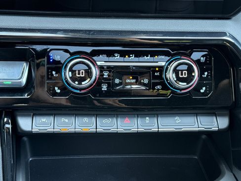 New 2026 GMC Sierra 1500 AT4 w/ Technology Package AWD/4WD image 21