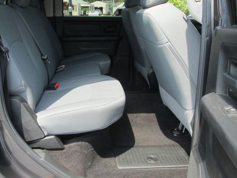 Used 2018 RAM 2500 Tradesman w/ Chrome Appearance Group AWD/4WD image 14