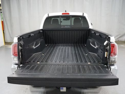 Certified 2022 Toyota Tacoma SR5 RWD image 30
