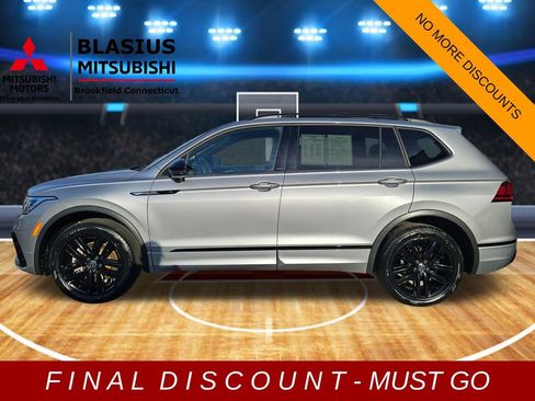 Used 2022 Volkswagen Tiguan SE R-Line image 4