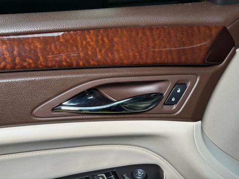 Used 2015 Cadillac SRX Luxury w/ Driver Awareness Package image 35