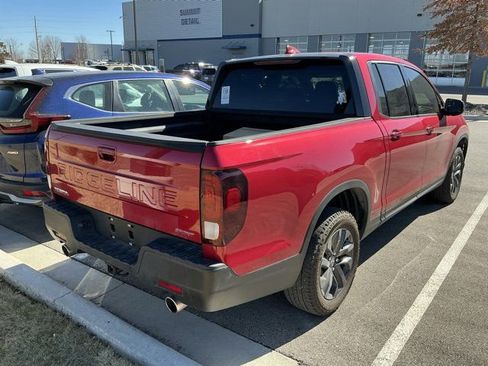 Used 2025 Honda Ridgeline Sport image 6