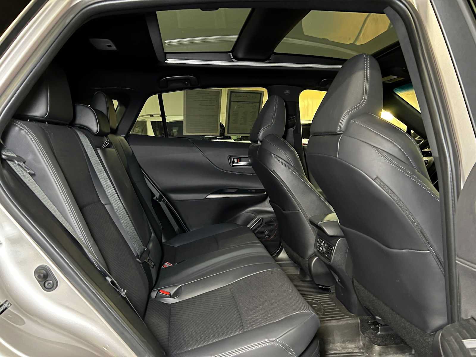 Used 2021 Toyota Venza Limited w/ Advanced Technology Package AWD/4WD image 13