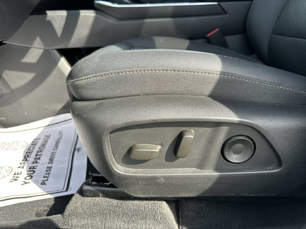 Used 2025 Chevrolet Equinox LT w/ Convenience Package II AWD/4WD image 18