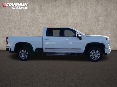 Used 2024 Chevrolet Silverado 2500 High Country w/ High Country Premium Package image 10