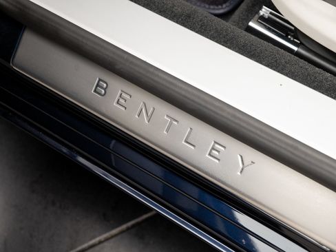 Certified 2023 Bentley Flying Spur V8 AWD/4WD image 22