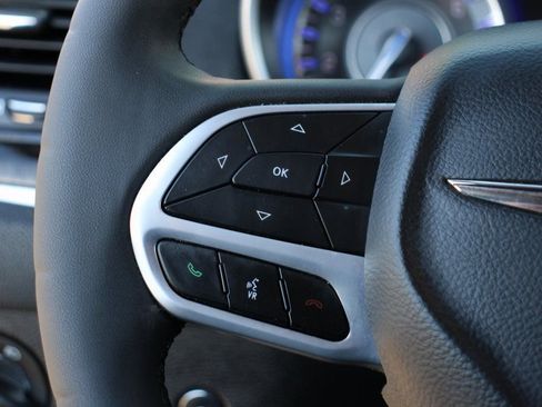 Used 2023 Chrysler 300 Touring w/ Sport Appearance Package image 20