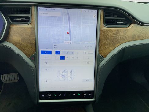 Used 2020 Tesla Model S Long Range Plus image 12