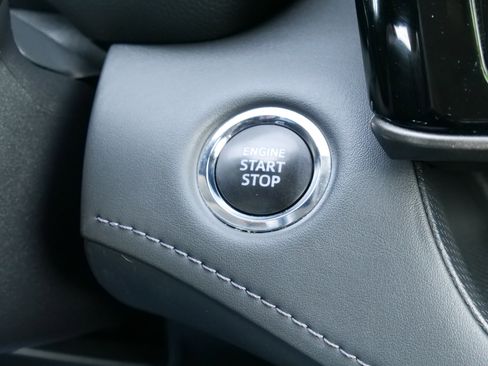 Used 2023 Toyota Highlander FWD image 26