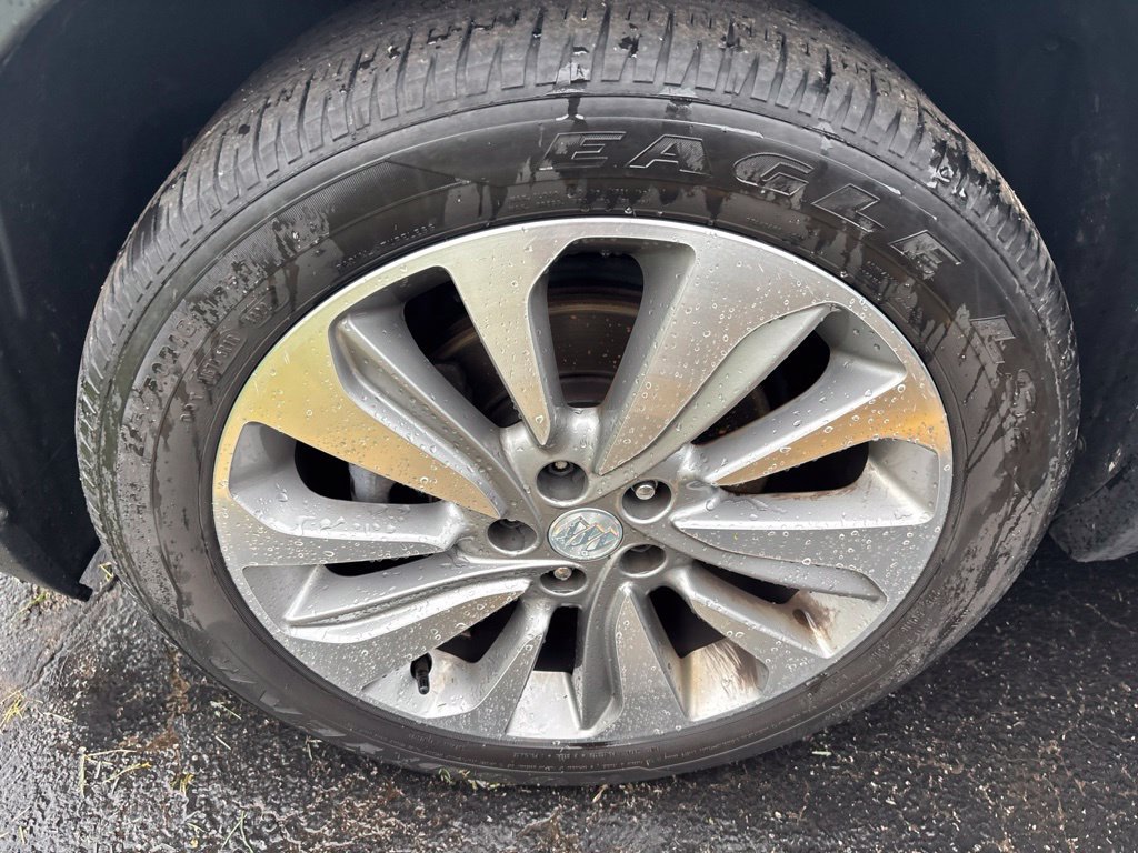 Used 2020 Buick Encore Preferred FWD image 5
