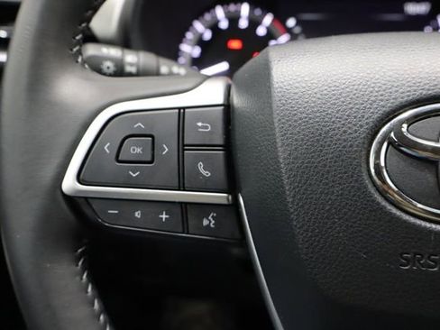 Used 2024 Toyota Highlander LE image 24