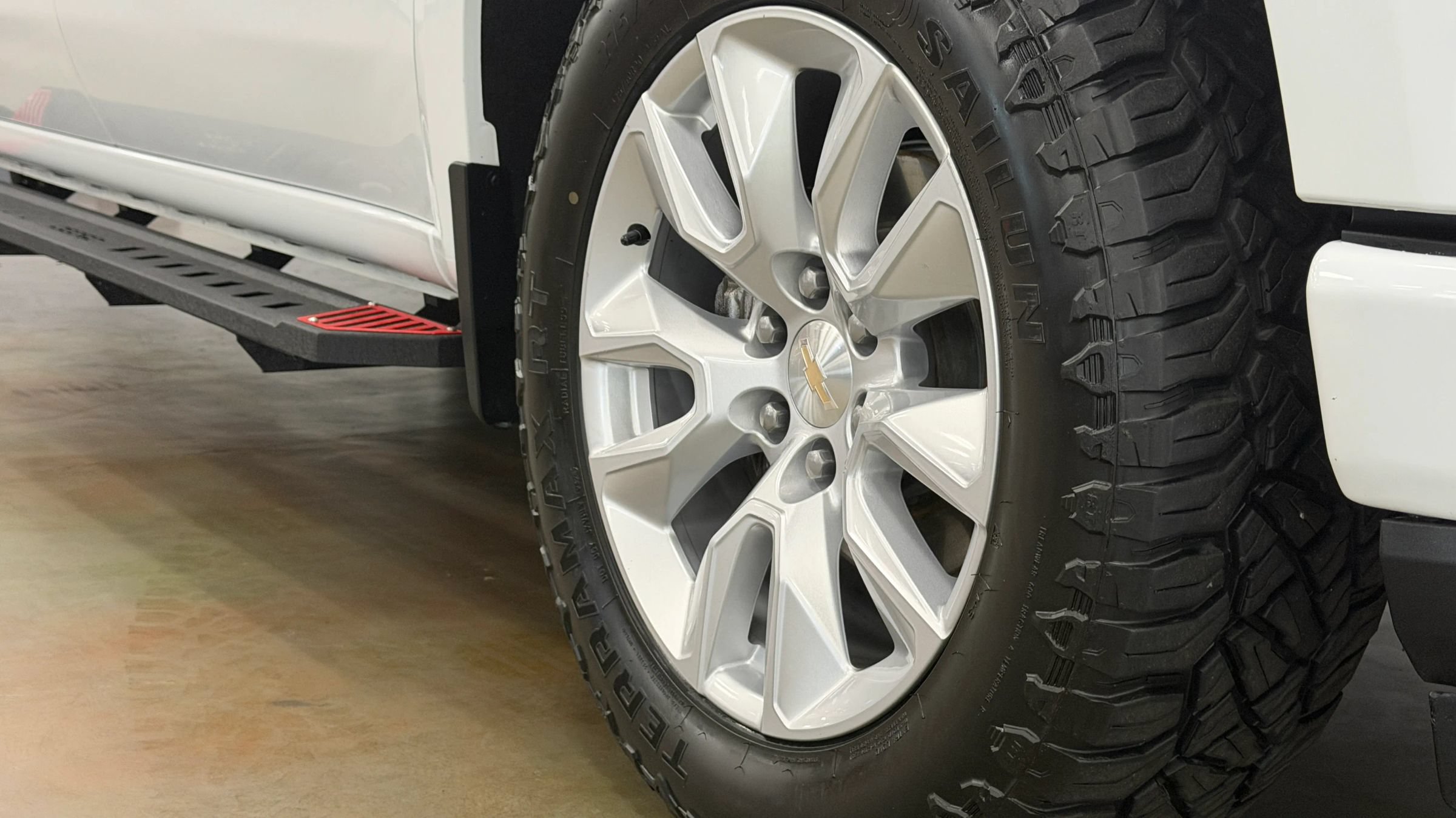 Used 2022 Chevrolet Silverado 1500 Custom AWD/4WD image 5