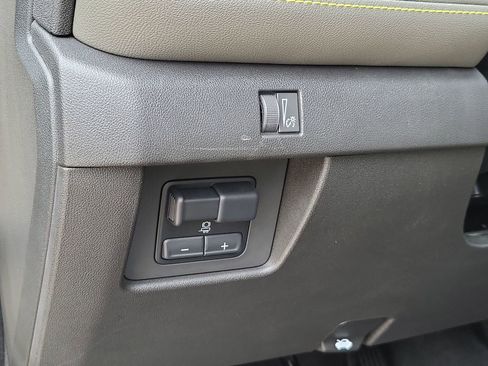 Certified 2024 Chevrolet Colorado ZR2 w/ ZR2 Convenience Package III image 18