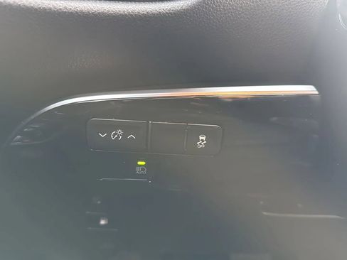 Used 2021 Toyota Prius Prime XLE image 15