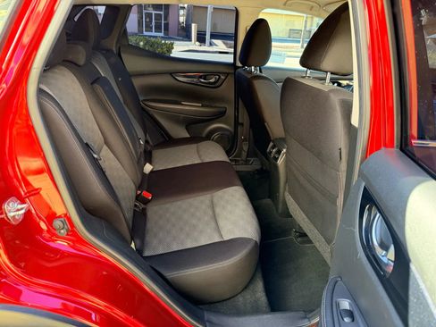 Used 2018 Nissan Rogue Sport SV image 15