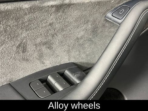 Used 2023 Tesla Model Y Long Range image 19