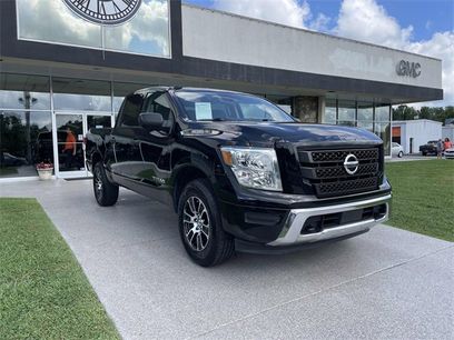 Used 2022 Nissan Titan SV