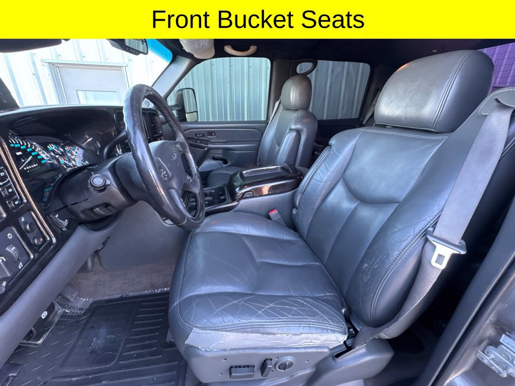 Used 2007 GMC Sierra 3500 SLT w/ Heavy-Duty Power Package AWD/4WD image 13