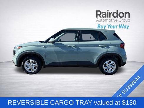 Used 2025 Hyundai Venue SE FWD image 4