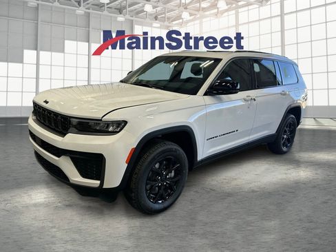 New 2026 Jeep Grand Cherokee L 4WD image 1