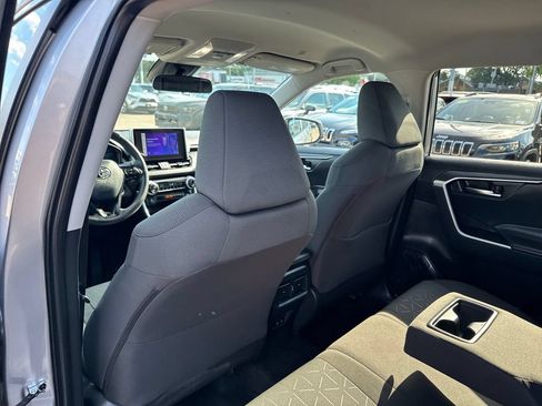 Used 2024 Toyota RAV4 XLE AWD/4WD image 37