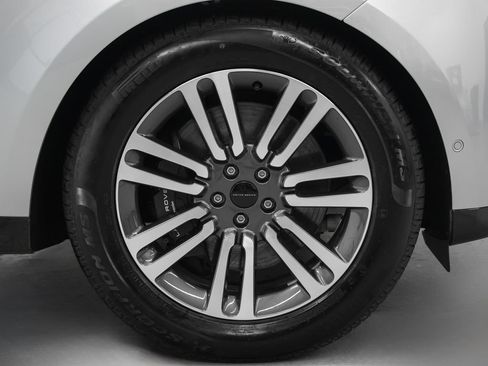 Used 2023 Land Rover Range Rover SE AWD/4WD image 8