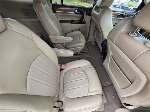 Used 2011 Buick Enclave CXL w/ Trailering Provision Package FWD image 6