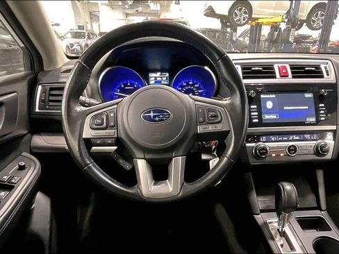 Used 2017 Subaru Outback 2.5i Premium AWD/4WD image 5