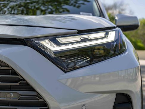 Used 2025 Toyota RAV4 Limited image 11