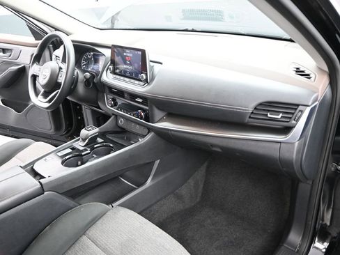 Used 2023 Nissan Rogue SV image 24