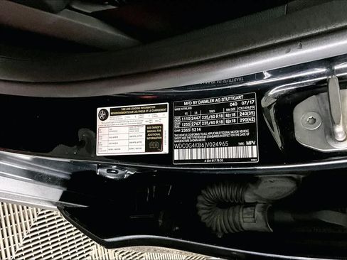 Certified 2018 Mercedes-Benz GLC 300 4MATIC image 29