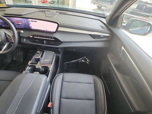Certified 2025 Buick Enclave Preferred FWD image 29
