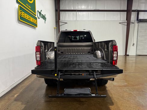 Used 2020 Ford F250 Lariat w/ Lariat Value Package image 61