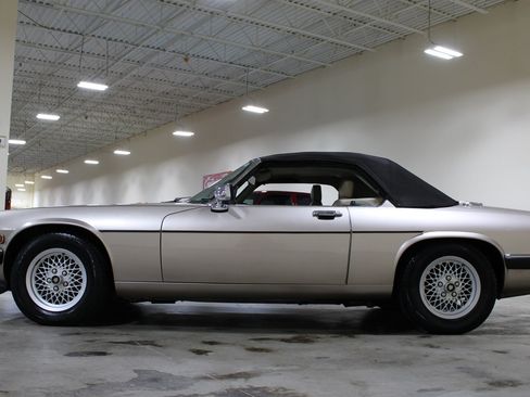 Used 1991 Jaguar XJS V12 Convertible RWD image 5