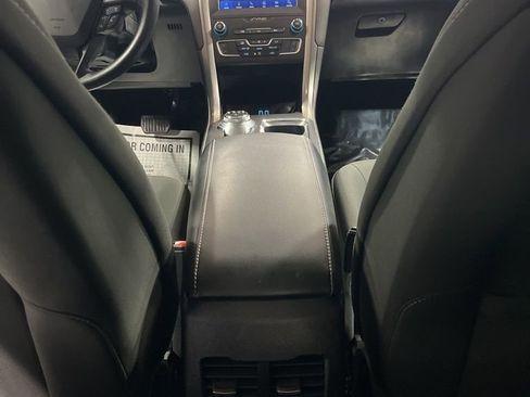 Used 2020 Ford Fusion SE image 36