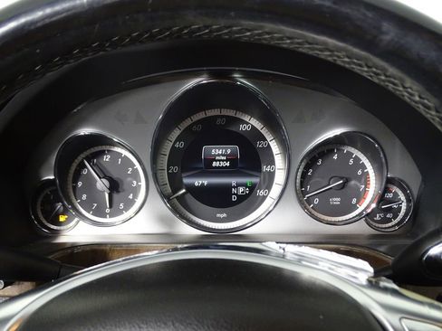 Used 2013 Mercedes-Benz E 350 4MATIC Sedan image 26