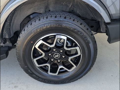 Used 2024 Ford Bronco Outer Banks AWD/4WD image 14