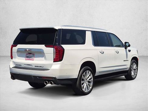 Used 2024 GMC Yukon XL Denali w/ Advanced Technology Package AWD/4WD image 5