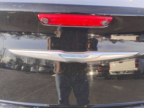 Used 2012 Chrysler 300 Limited image 11