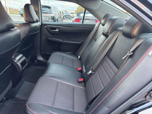 Used 2017 Toyota Camry SE image 25