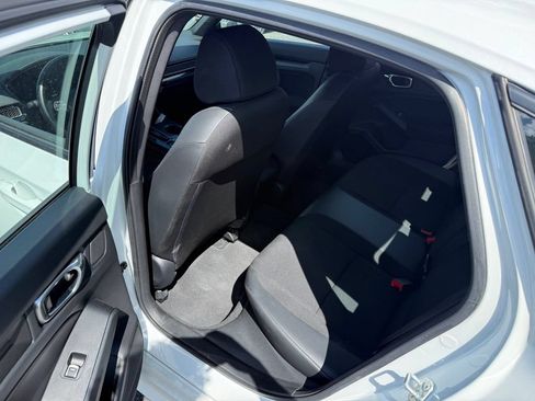 Used 2023 Honda Civic Sport image 6