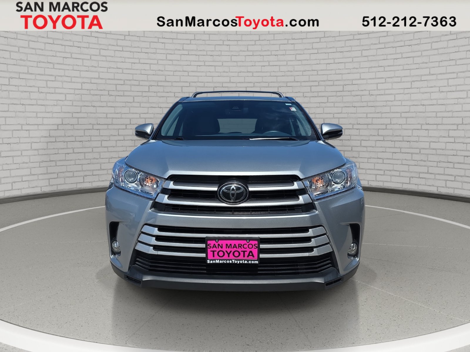 Used 2017 Toyota Highlander XLE FWD image 2