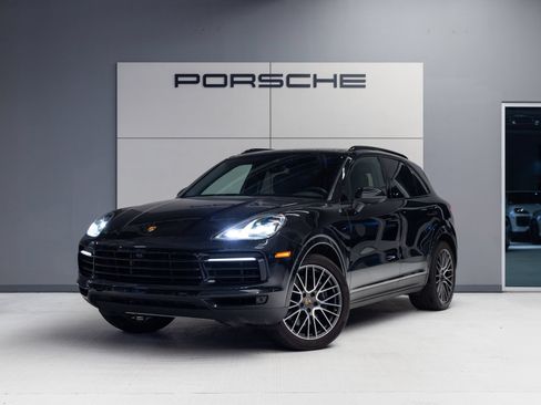 Certified 2023 Porsche Cayenne AWD/4WD image 1
